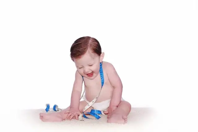 Ile powinno ważyć 14 miesięczne dziecko? Sprawdź, czy jest w normie