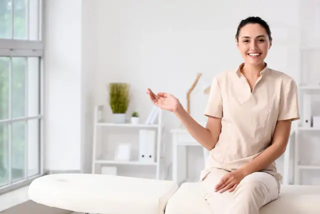 Neurologopeda: Lekarz czy terapeuta? Poznaj jego rolę!