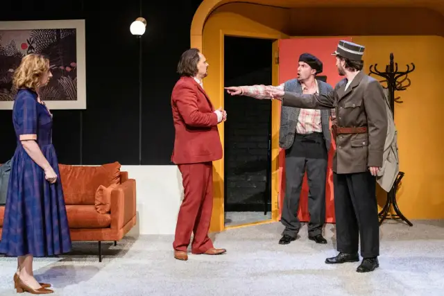 Kim jest Pan Schmitt? Absurdalna tragikomedia o tożsamości