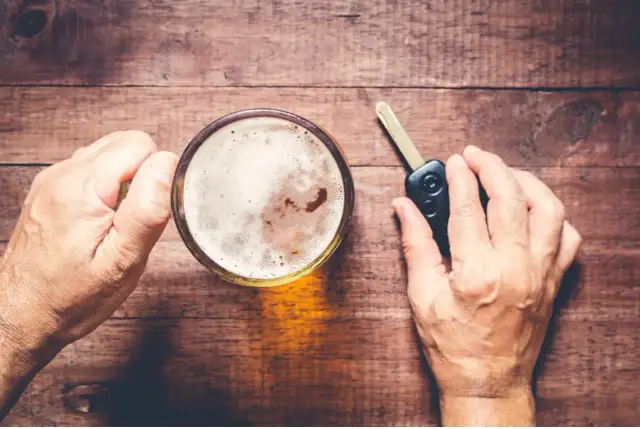 Jazda po alkoholu wykroczenie: jakie kary i konsekwencje grożą?