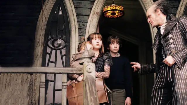 Seria niefortunnych zdarzeń: Mrok, humor i Netflix. Czy to dla Ciebie?