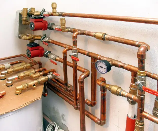 Jakie rury do instalacji w domu? PEX, miedź, PP wybierz mądrze!