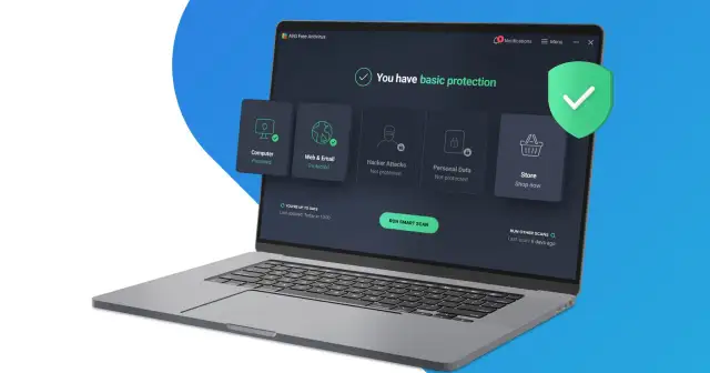 Program antywirusowy na komputerze AVG Free Antivirus pokazuje podstawową ochronę. Kliknij "RUN SMART SCAN" dla bezpieczeństwa.