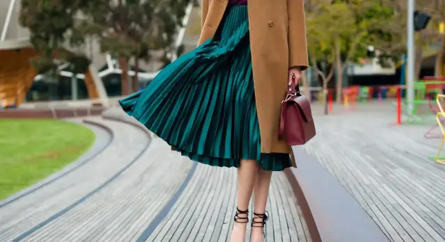 Plisowana spódnica straciła kształt? Odnów plisy w domu!