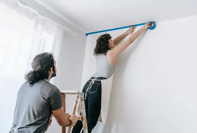 Jak przygotować pokój do malowania, by farba trzymała lata?