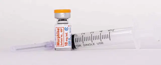 Czy morfina przyspiesza śmierć? Prawda o leczeniu bólu w hospicjum