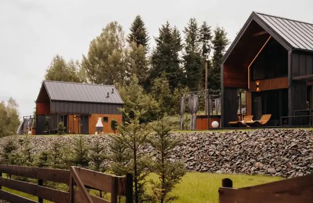 Domki nad jeziorem Śląskie: Gdzie, za ile i jak wybrać najlepiej?