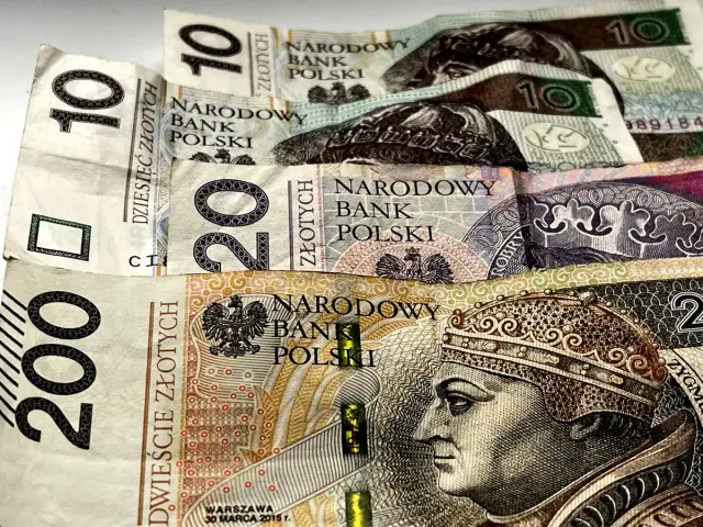 Czy renta socjalna jest dochodem? Sprawdź, jak wpływa na pomoc społeczną