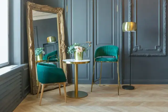 Najlepsze szablony retro do Miro, które ożywią Twoje retrospektywy