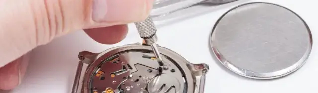 Fossil wymiana baterii: DIY czy zegarmistrz? Kompletny przewodnik