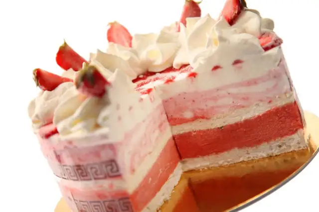 Tort lodowy: Gdzie kupić idealny? Market, cukiernia czy online?