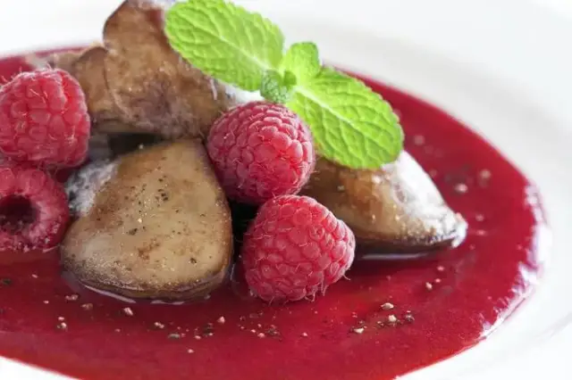 Jak zrobić sos malinowy z mrożonych malin - łatwe przepisy i porady