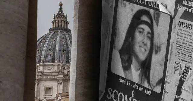 Ile lat ma Santia? Tajemnica wieku postaci fikcyjnej odkryta