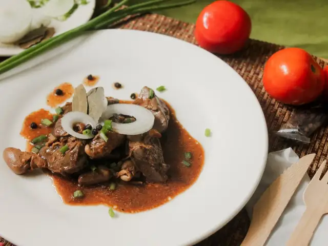 Jak smażyć wątróbkę, żeby nie strzelała? Sprawdzone triki!