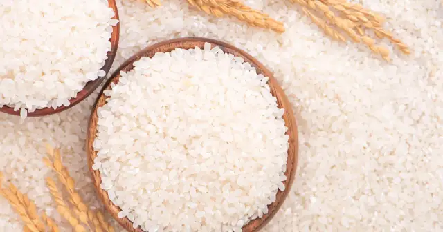 Sypki ryż zawsze? Poznaj 2 metody i unikaj błędów!