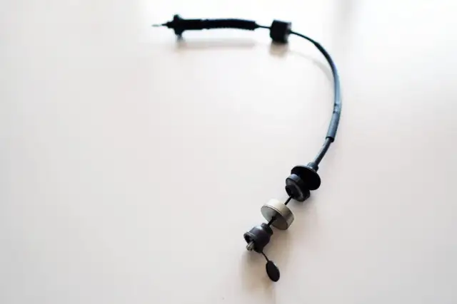 Jak rozpoznać objawy zużytej linki sprzęgła i uniknąć problemów