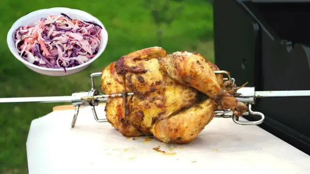 Jak zrobić kurczaka z rożna, aby był soczysty i chrupiący