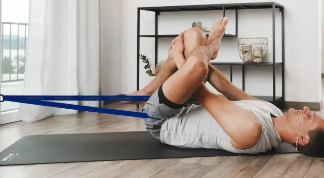 Hüfte Übungen für zuhause: Stark, schmerzfrei & mobil in 10 Min.