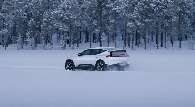 Tesla: Ile naprawdę przejedzie w Polsce? Zasięg zimą i na autostradzie