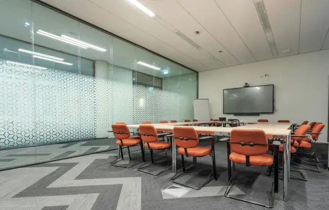 Jak sala konferencyjna w Lublinie wpływa na wizerunek firmy podczas spotkań biznesowych?