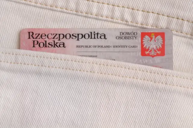 Czy pracownik poczty może żądać dowodu osobistego? Oto prawda o identyfikacji