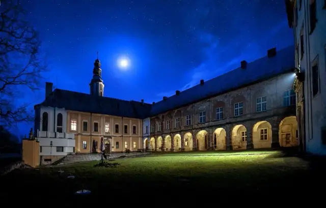 Najpiękniejsze zamki Sudetów, które musisz zobaczyć w te wakacje