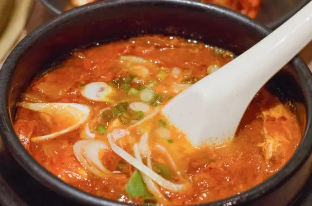 Zupa pekińska jak z restauracji: 3 filary idealnego smaku