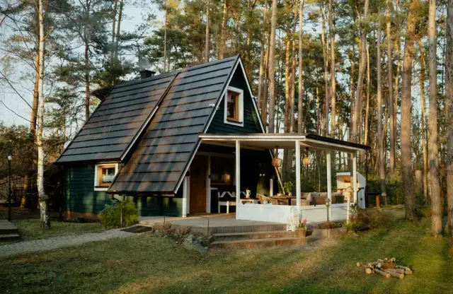 Najlepsze domki nad jeziorem w Podkarpackiem – komfort i relaks blisko wody