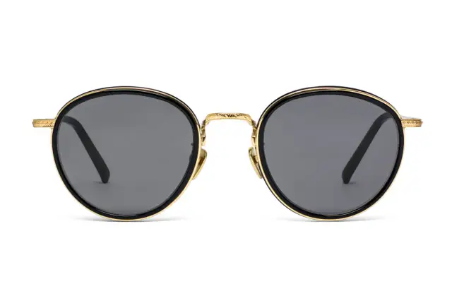 Soczewki fotochromowe: Bezpieczne dla oczu? Obalamy mity!