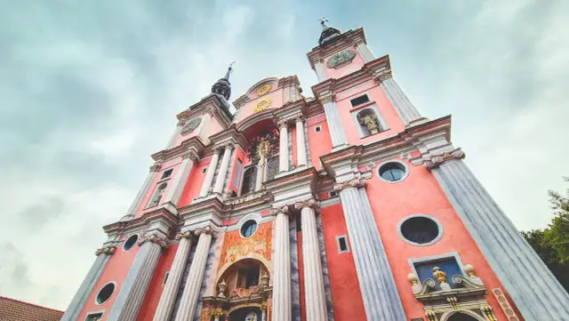 Święta Lipka: barokowa perła Mazur. Co musisz zobaczyć?