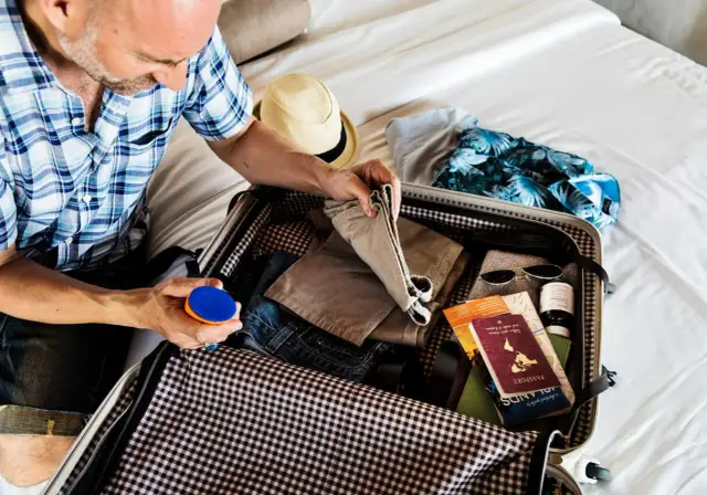 Ile może ważyć bagaż podręczny? Sprawdź limity różnych linii lotniczych