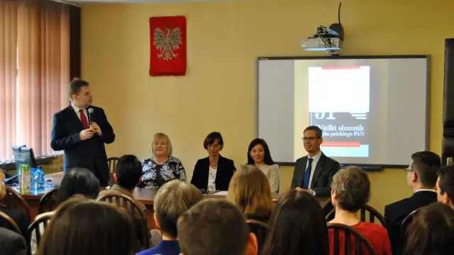 WSJP PAN: Największy darmowy słownik online. Co musisz wiedzieć?