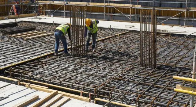 Jak zbroić strop? Praktyczny poradnik krok po kroku