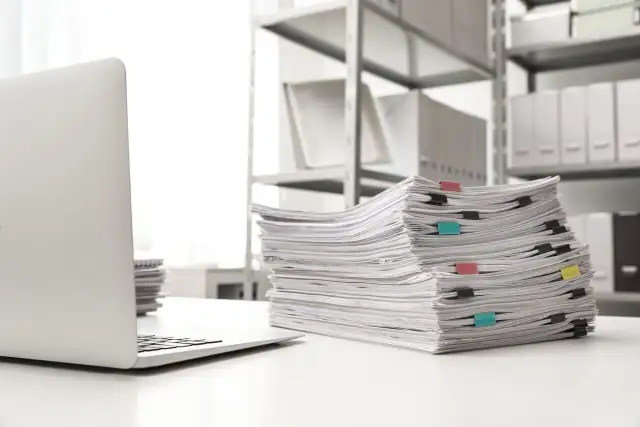 Wybór notariusza: Czy deweloper może Ci go narzucić? UOKiK.