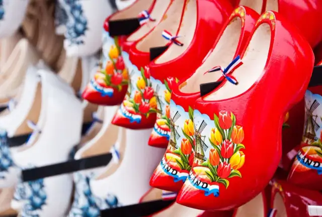 Co warto przywieźć z Holandii? Odkryj unikalne pamiątki i smaki