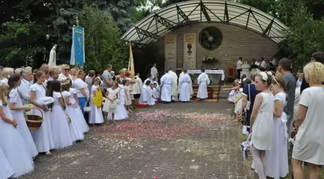 Jak zrobić ołtarze na Boże Ciało – proste kroki i cenne porady