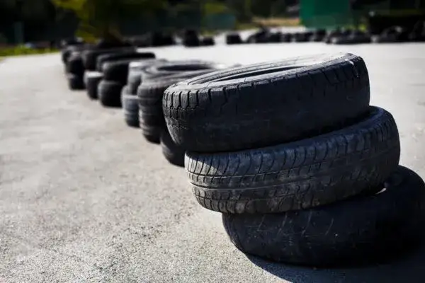 Czy latem można jeździć na zimowych oponach? Sprawdź ryzyko i bezpieczeństwo