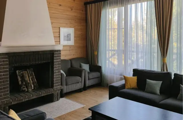 Jak dobrać firany i zasłony do stylu wnętrza? Praktyczny przewodnik dla każdego domu