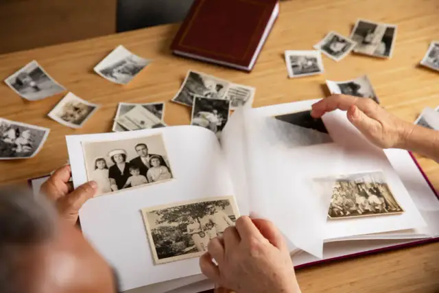 Wklejanie zdjęć do albumu - jak uniknąć błędów i zadbać o estetykę?