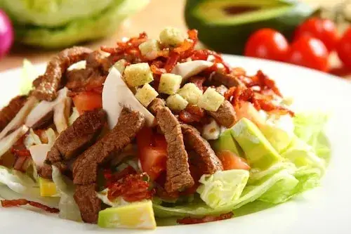 Najlepsze surówki do wołowiny: 5 przepisów i porady kulinarne