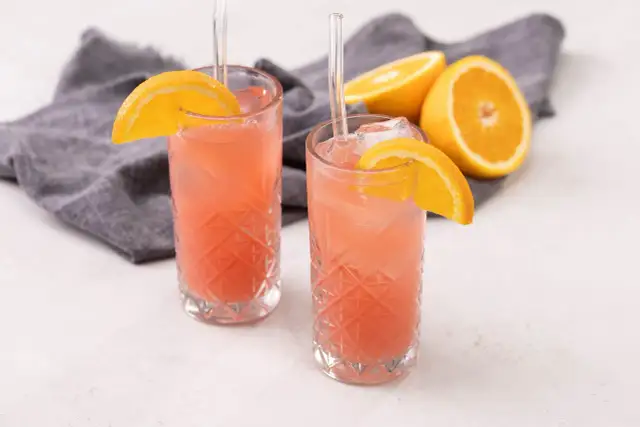 Sex on the Beach: ingredienti, ricetta IBA e trucchi da bartender