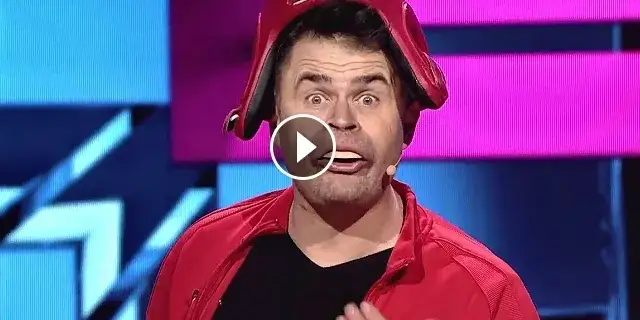 Jacek Balcerzak z kabaretu Paranienormalni: niezwykła postać i jej humor