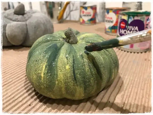 Jak zrobić dynie z betonu – proste kroki do pięknej dekoracji