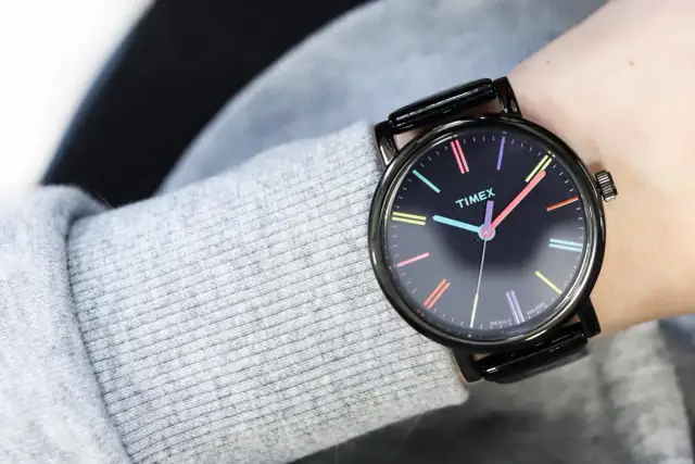 Zegarki damskie Timex z podświetlaną tarczą - widoczność w nocy