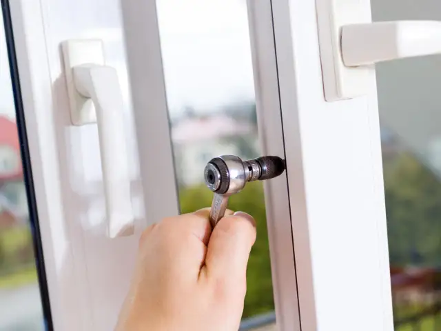 Jak ustawić okna na zimę? Niższe rachunki i ciepły dom!