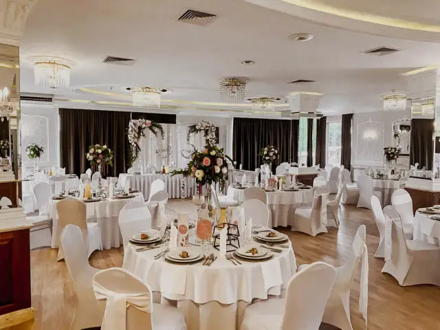 Jaka duża sala na wesele? Odpowiednia przestrzeń dla Twoich gości