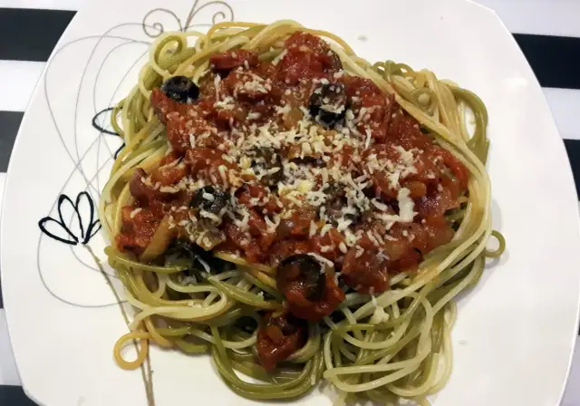Szybkie spaghetti z chorizo, które zachwyci Twoje podniebienie