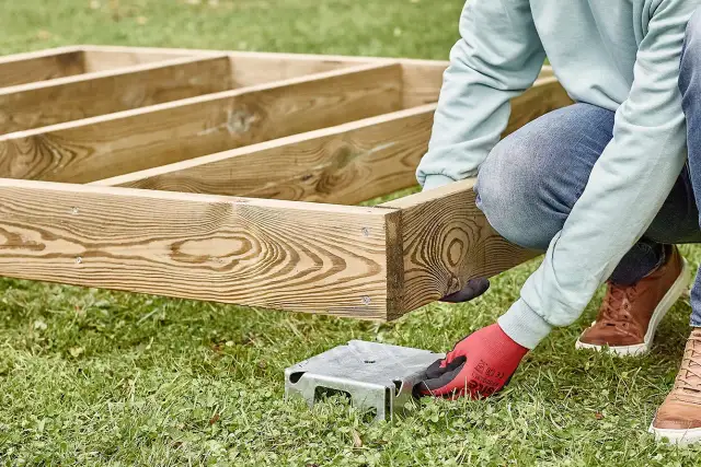 Fundament pod domek ogrodowy: Jak zrobić go raz, a dobrze?