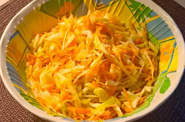 Surówka z białej kapusty jak w chińskiej restauracji - idealny przepis