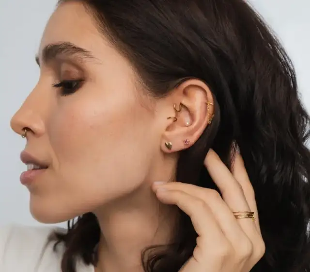 Dorobienie kolczyka: gdzie szukać pomocy i ile to kosztuje?